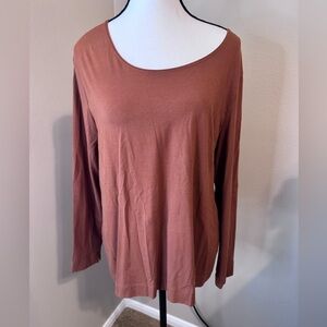Chico's Long Sleeve Scoop Neck Ultimate Tee size 2 (large)
